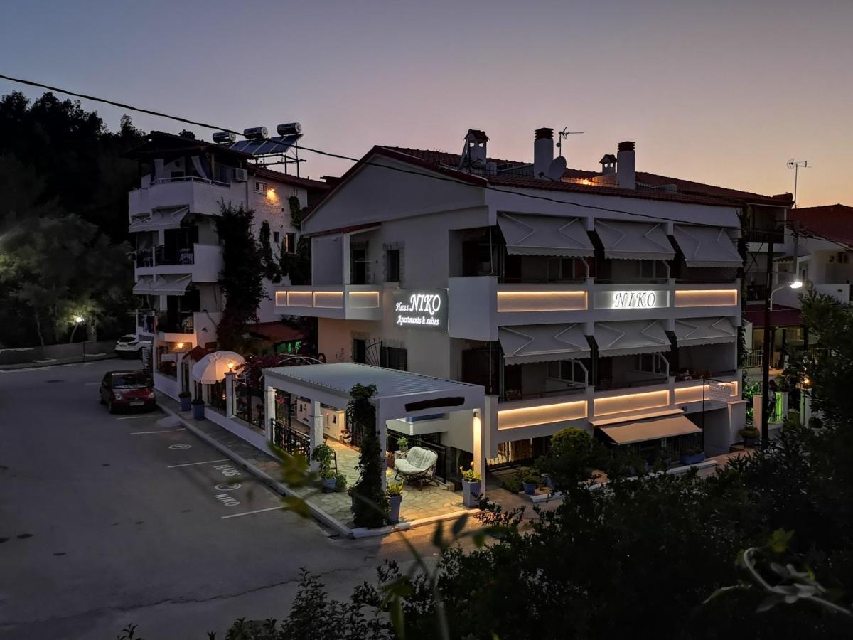 Haus Niko Apartments And Suites Nea Poteidaia Bagian luar foto
