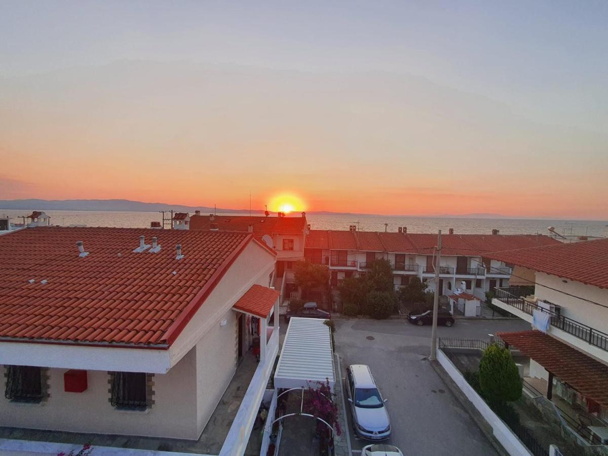 Haus Niko Apartments And Suites Nea Poteidaia Bagian luar foto