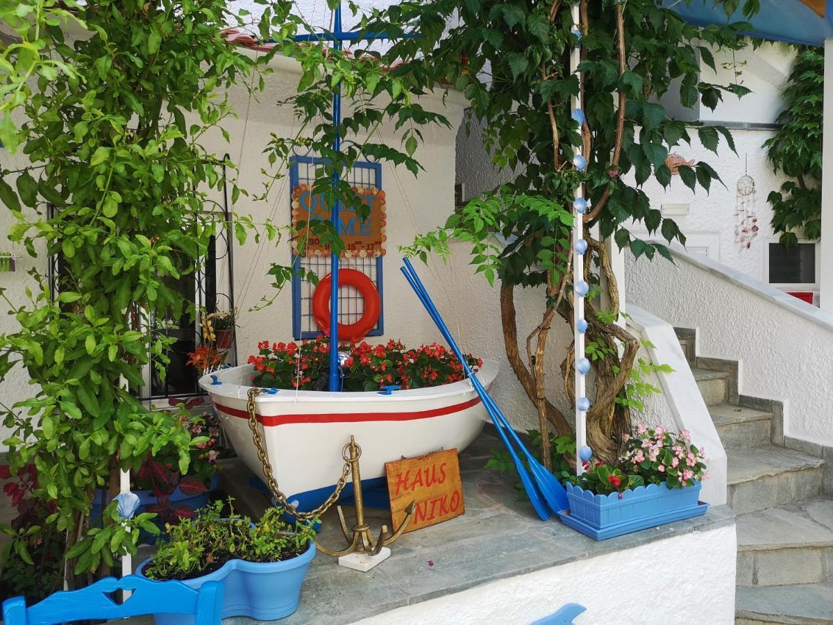 Haus Niko Apartments And Suites Nea Poteidaia Bagian luar foto