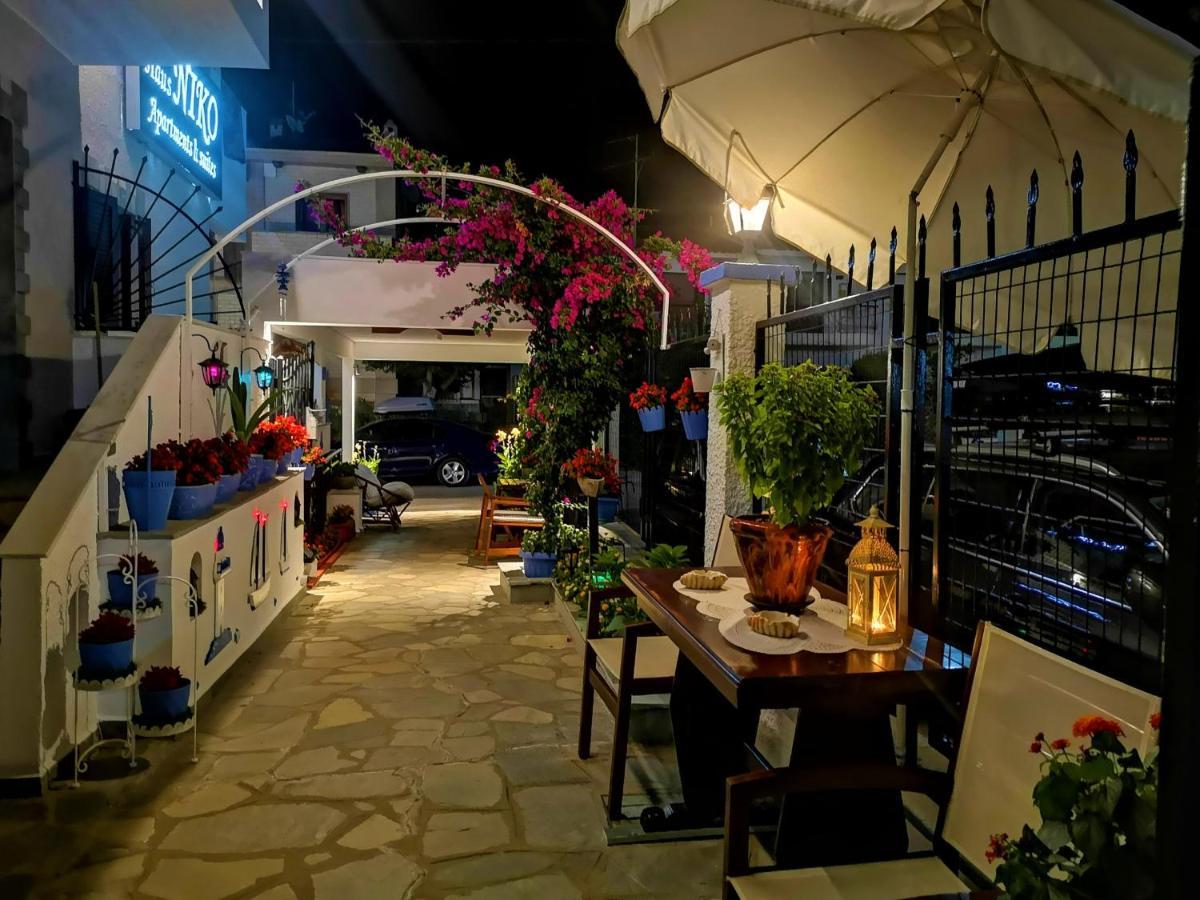 Haus Niko Apartments And Suites Nea Poteidaia Bagian luar foto