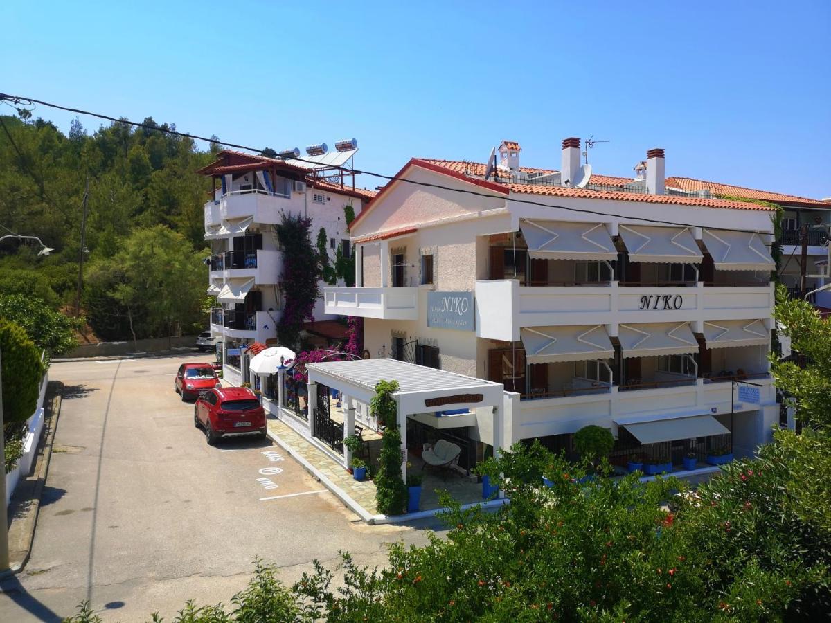 Haus Niko Apartments And Suites Nea Poteidaia Bagian luar foto