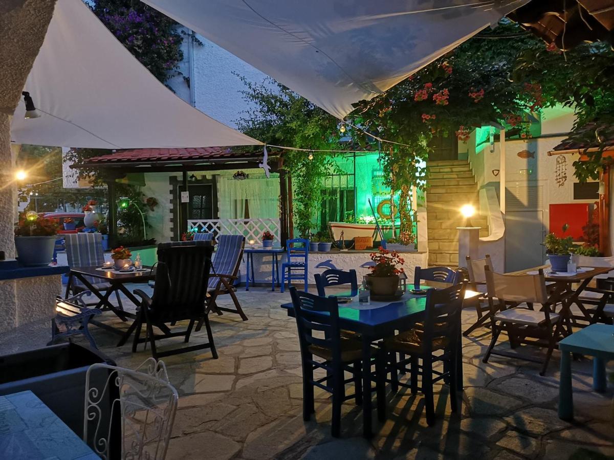 Haus Niko Apartments And Suites Nea Poteidaia Bagian luar foto
