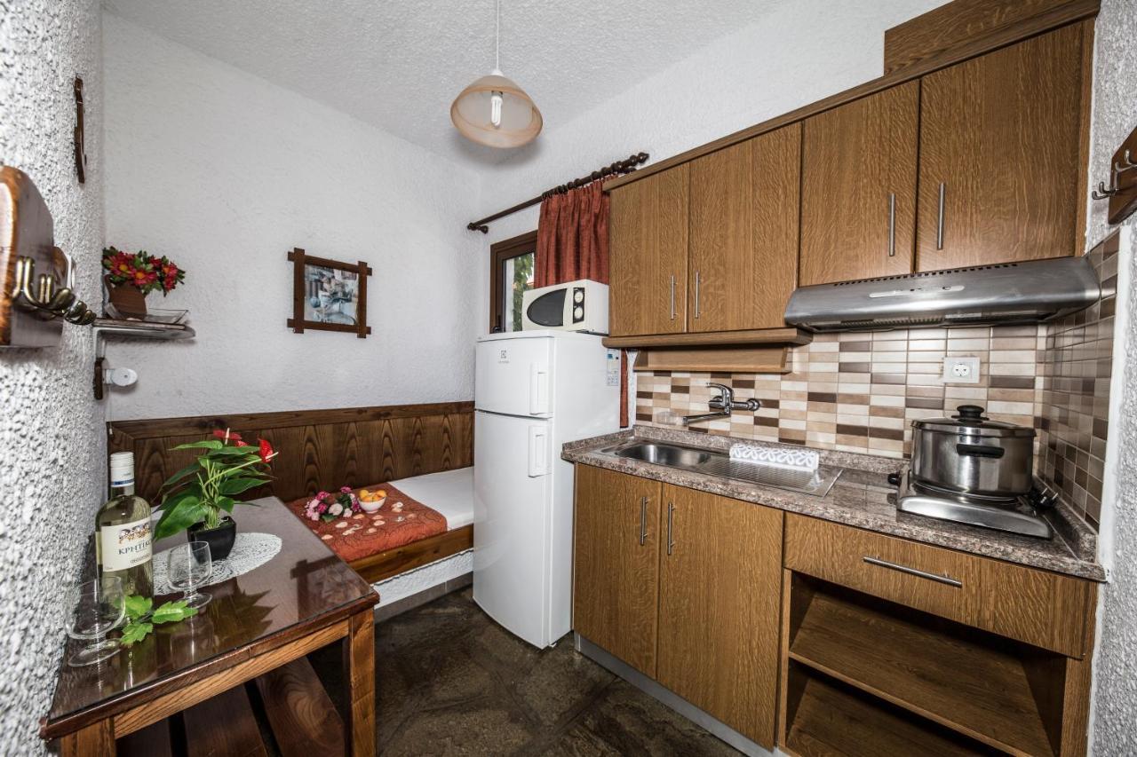 Haus Niko Apartments And Suites Nea Poteidaia Bagian luar foto
