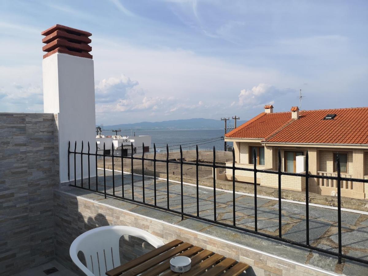 Haus Niko Apartments And Suites Nea Poteidaia Bagian luar foto