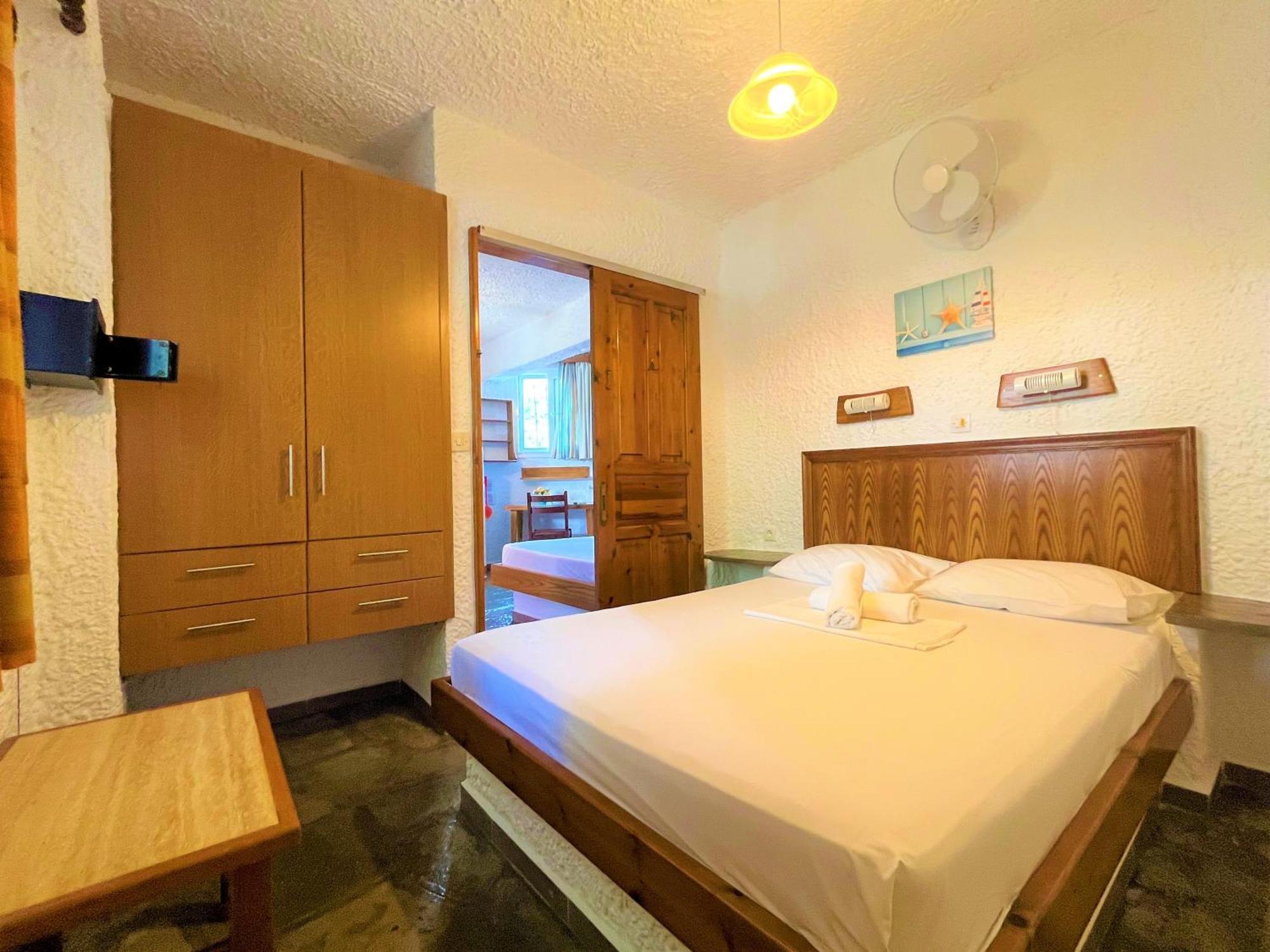 Haus Niko Apartments And Suites Nea Poteidaia Bagian luar foto