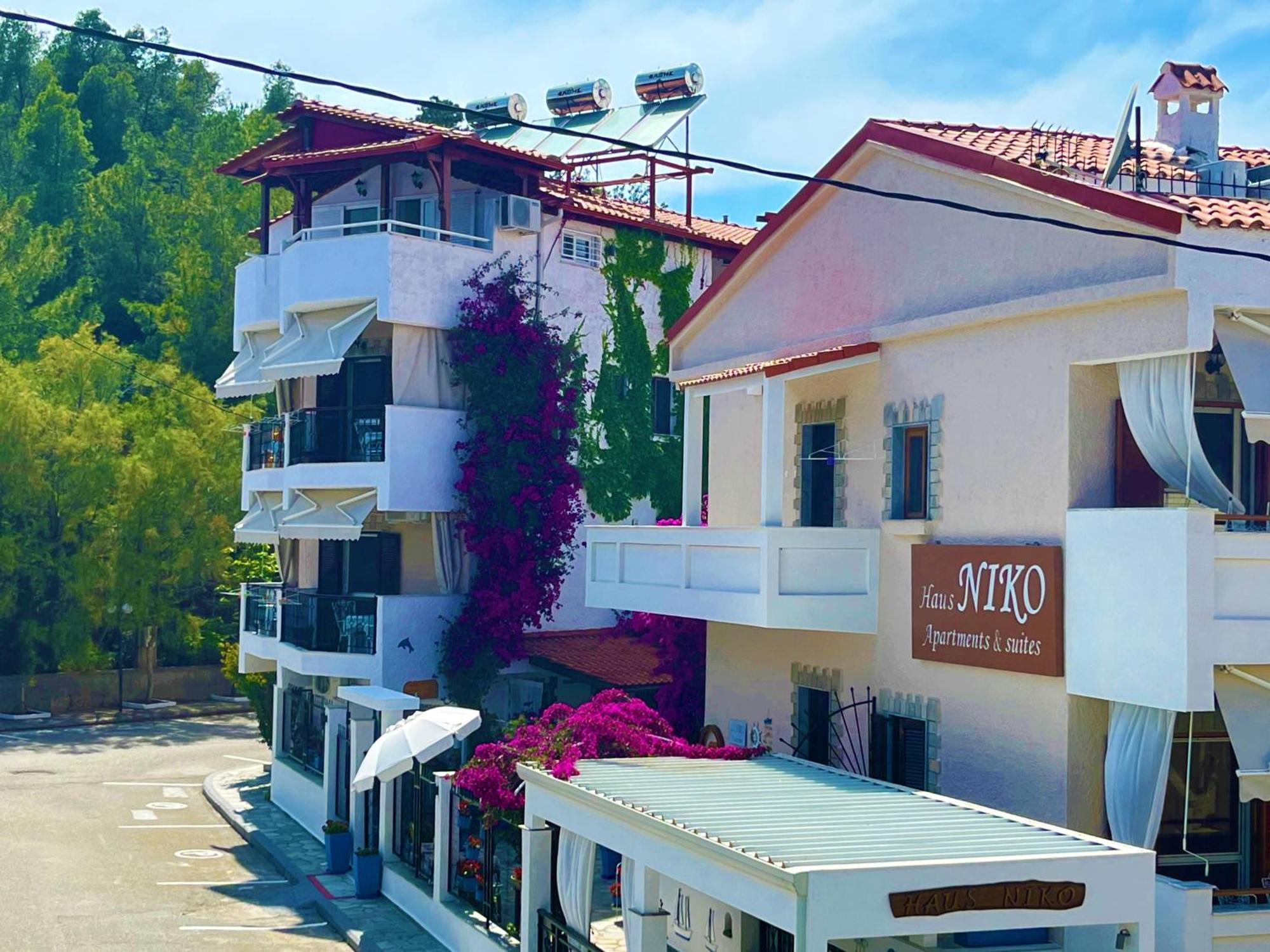 Haus Niko Apartments And Suites Nea Poteidaia Bagian luar foto
