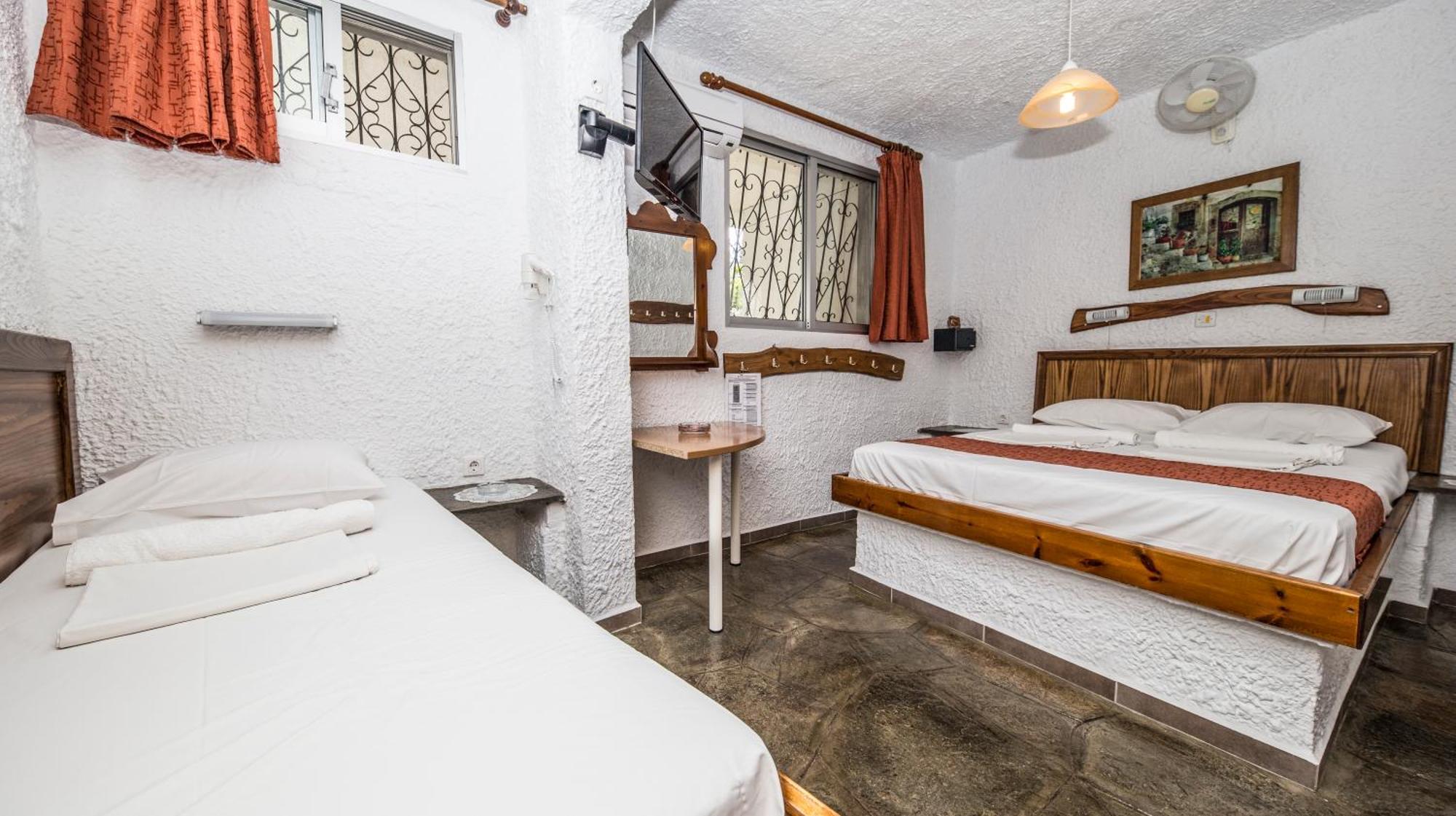 Haus Niko Apartments And Suites Nea Poteidaia Ruang foto