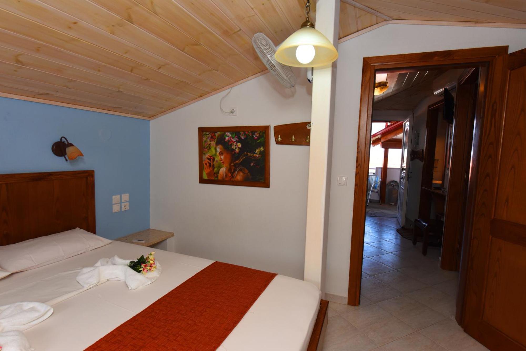 Haus Niko Apartments And Suites Nea Poteidaia Ruang foto