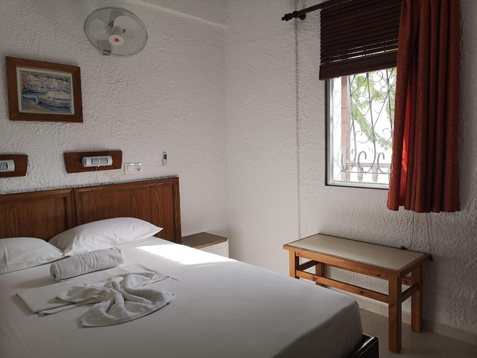 Haus Niko Apartments And Suites Nea Poteidaia Ruang foto