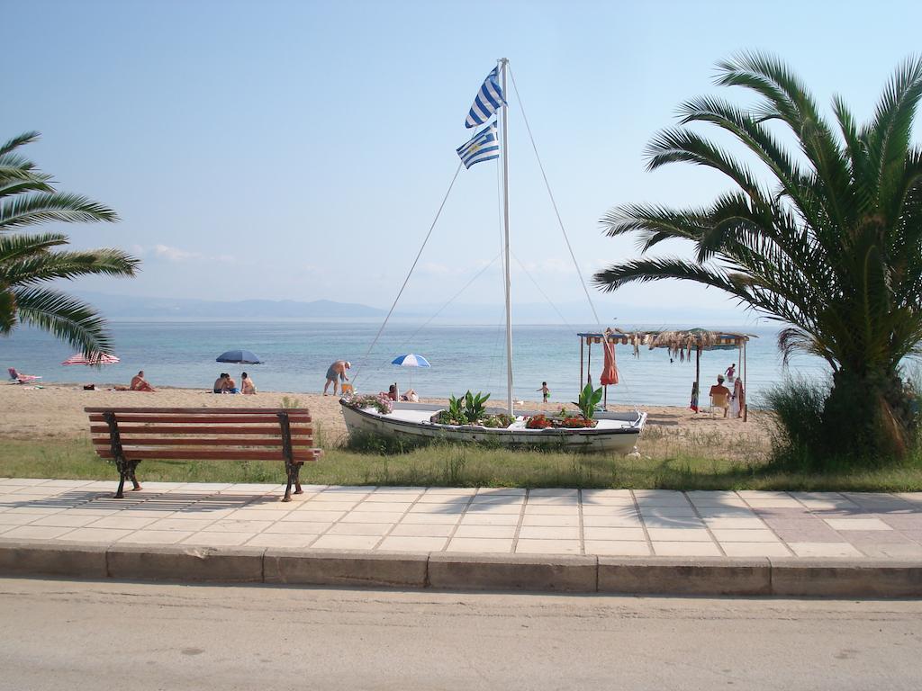 Haus Niko Apartments And Suites Nea Poteidaia Bagian luar foto